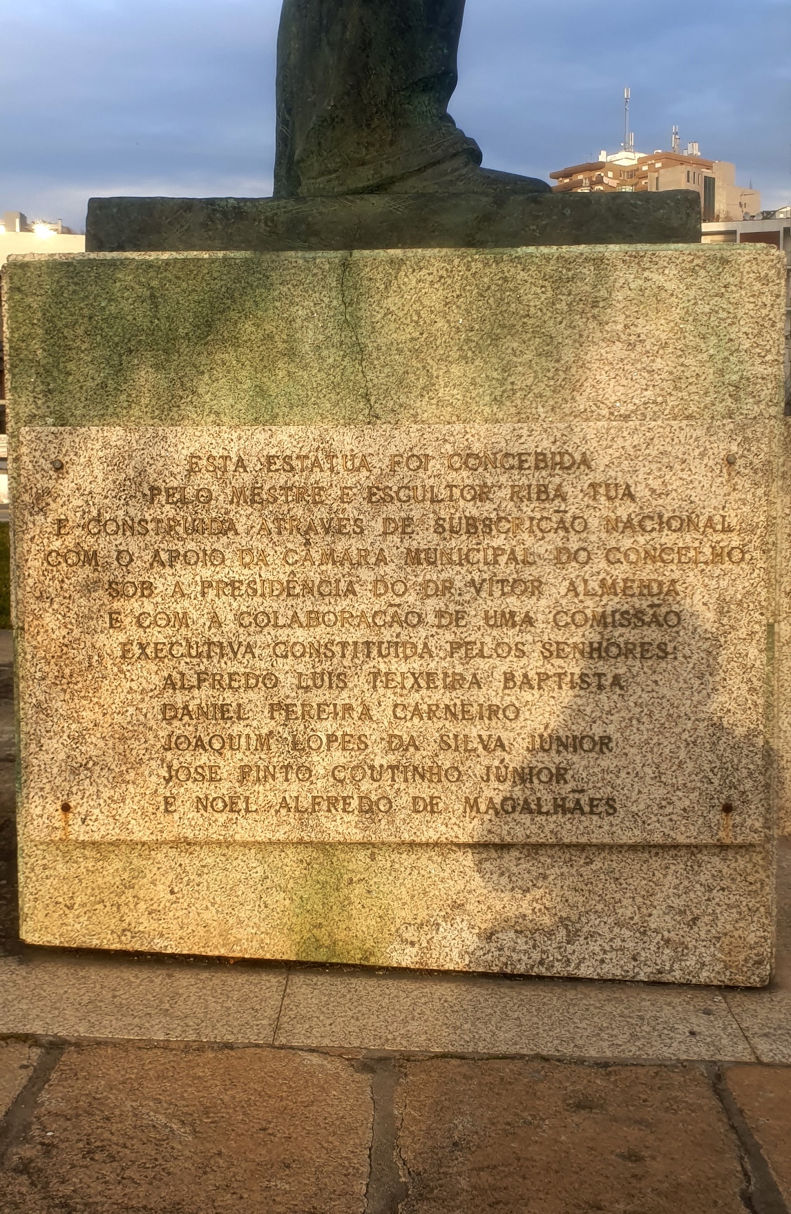 João de Araújo Correia's statue - 04.jpg